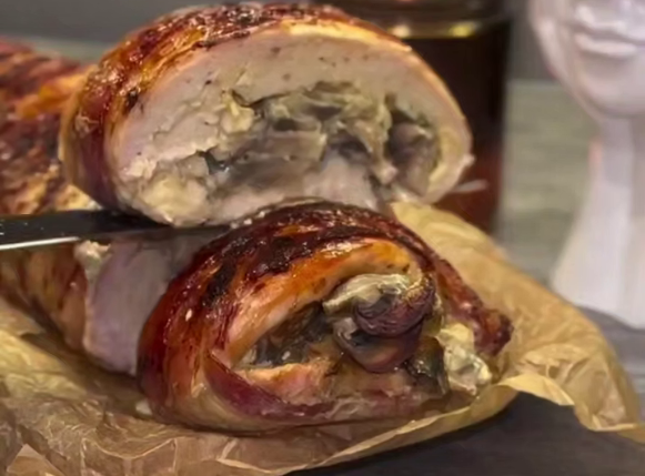 Куриный рулет с беконом
